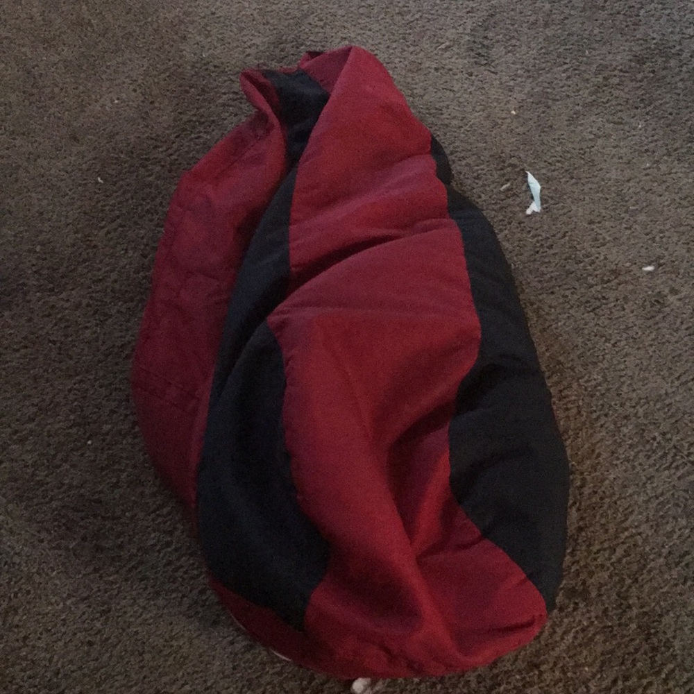 A red bean bag for 25$